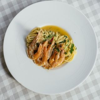 Spaghetti AOP con Gamberi