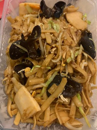 32В. Пържени плоски спагети с бамбук (700г)