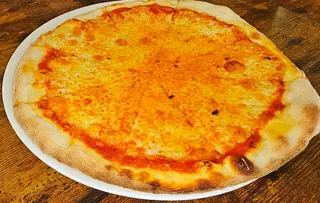 3. Pizza Cuatro Quesos (33 Cm.)