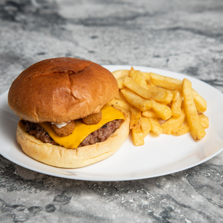 Hamburguesa Mini Valdeluz con ración de patatas fritas