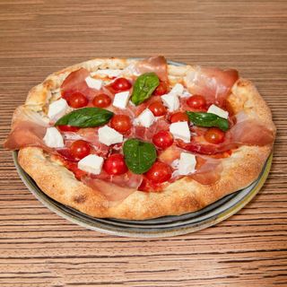 Ripiena con mozzarella e prosciutto cotto