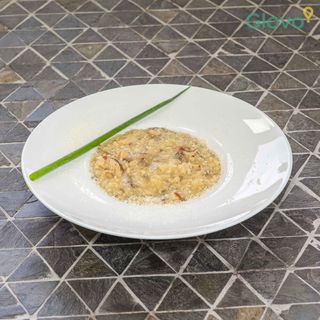Risotto con pollo, funghi e zafferano