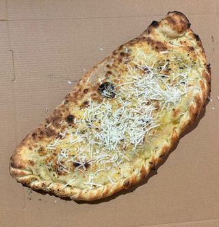 Pizza Calzone (33 cm.)