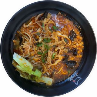 Fideos de Trigo con Estómago de Vaca y Vegetales