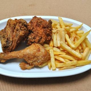 Menú 1/2 Pollo Broaster