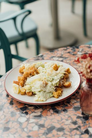 Salata sa hrskavom piletinom