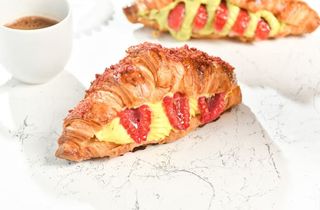 Croissant crema gialla
