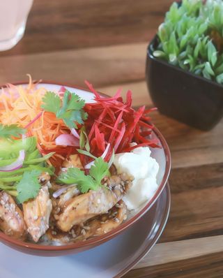 Ensalada De Pollo Teriyaki