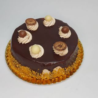 Tarta De Praliné De Avellana (6 A 8 Raciones)