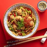 Яєчна локшина з овочами та тофу