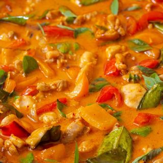 Thai coconut curry chicken with rice 