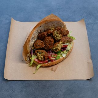 Bułka falafel