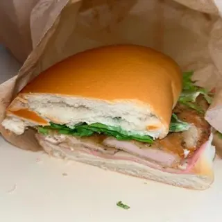 baguette de milanesa de pollo