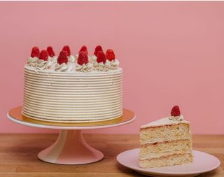 Tarta De Frambuesa Y Pistacho (Porción)