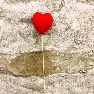 Corazón aterciopelado para añadir a tus ramos