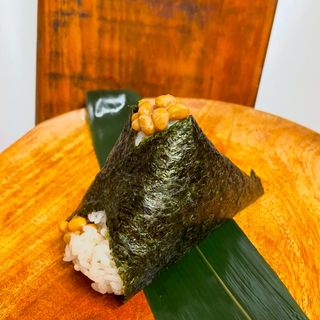 Onigiri de Nattō