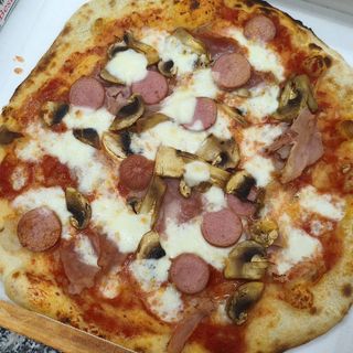 Pizza capricciosa