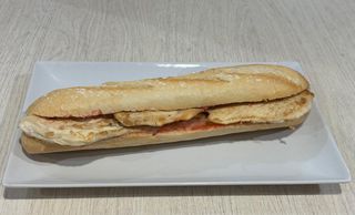 Bocadillo de pechuga de pollo