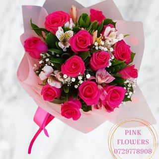 Buchet 13 trandafiri roz inchis si astromelia