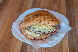 Fan pljeskavica kajmak sir