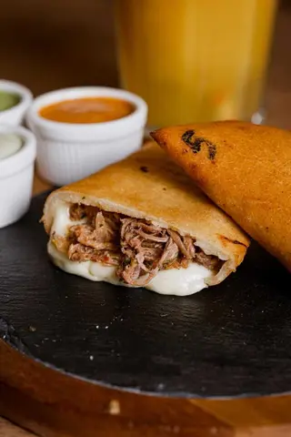 Empanada de Carne Mechada