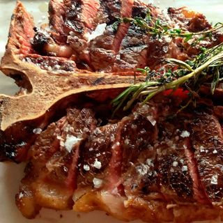 T Bone De Vaca (950 G. A 1 Kg.)