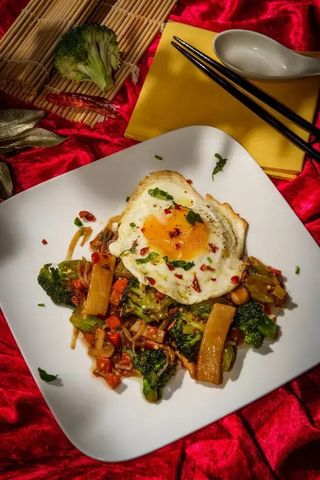 Huevos Con Chop Suey