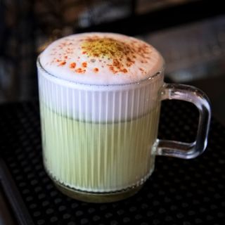 Piernikowa Matcha Latte