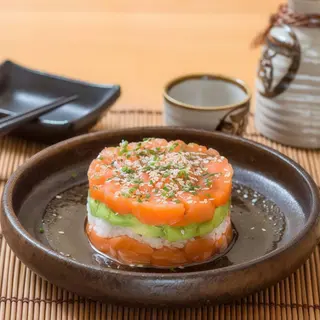 SA12- Sake Tartar Con Trufa
