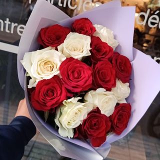 Bouquet De 15 Roses - rouge et blanc mix-