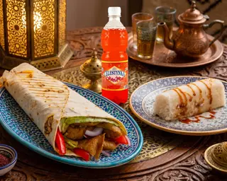 LAWASZ SHAWARMA WOŁOWA MEDIUM, ORANŻADA, BAKLAWA KOKOSOWA