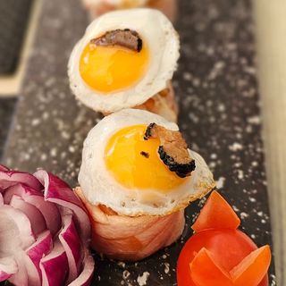 Gunkans de Salmao Braseado e Foie Gras 