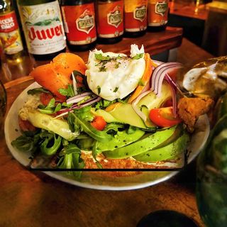 Tosta de Salmão e Abacate