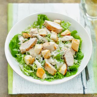 Sałatka grecka z kurczakiem