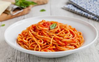 Spaghetti al sugo di pomodoro