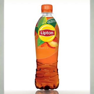 Lipton Ice Tea cu extract de ceai negru si suc de piersici