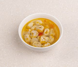 Пельмени с бульоном