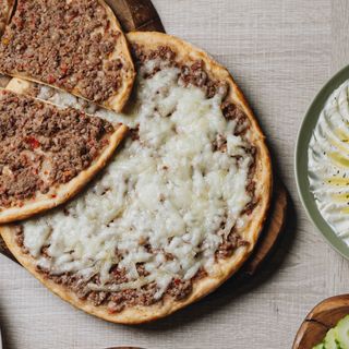 Sfiha Viande Fromage