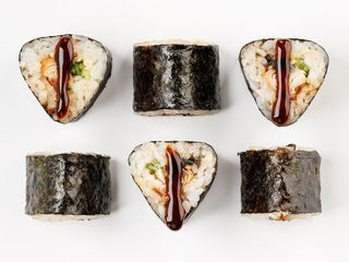 Макі з вугрем (140g)