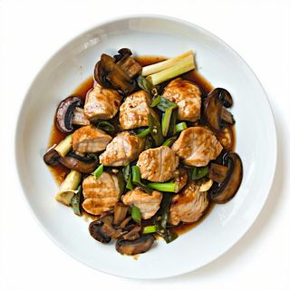 243.-Pollo saltato con funghi e bambu