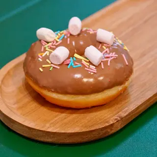 Donut cu ciocolată cu lapte