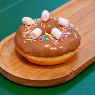 Donut cu ciocolată cu lapte