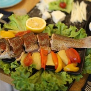 Խաշած իշխան բանջարեղոնով 