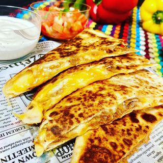 Quesadilla Tinga de Pollo