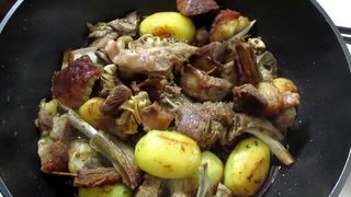 Жареная баранина с картофелем