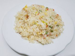 40. Arroz Frito con Tres Delicias