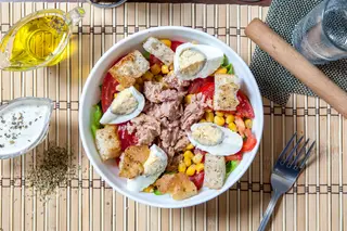 Salată cu ton