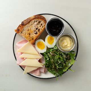 Desayuno Danés Con Jamón Cocido