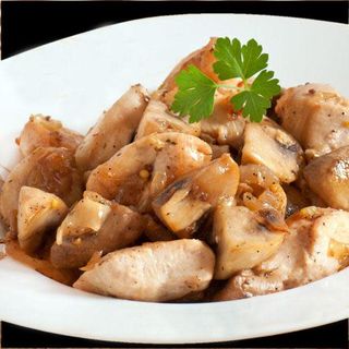 66. Pollo Con Champiñones