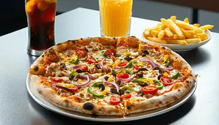 Menú pizza mediana (1 ud.) + patatas fritas + bebida
